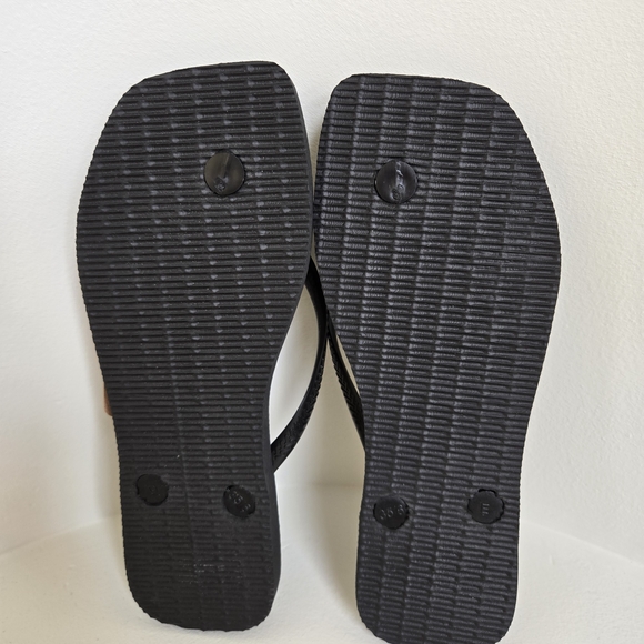 NWT-Havaianas Women's Slim Square Toe Flip Flops in Black-Size 6 - Picture 2 of 8